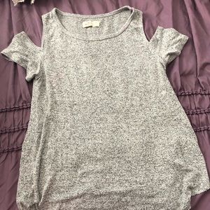 Hollister Shirt with open shoulders